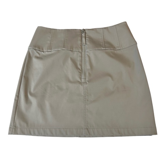 Zara Gray Mini Skirt. New. Size Large. - Picture 4 of 9